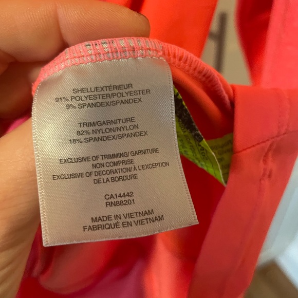 MPG 3/4 Zip Performance Shirt - L - Cute Pleated Back - Super Flattering - Picture 5 of 5